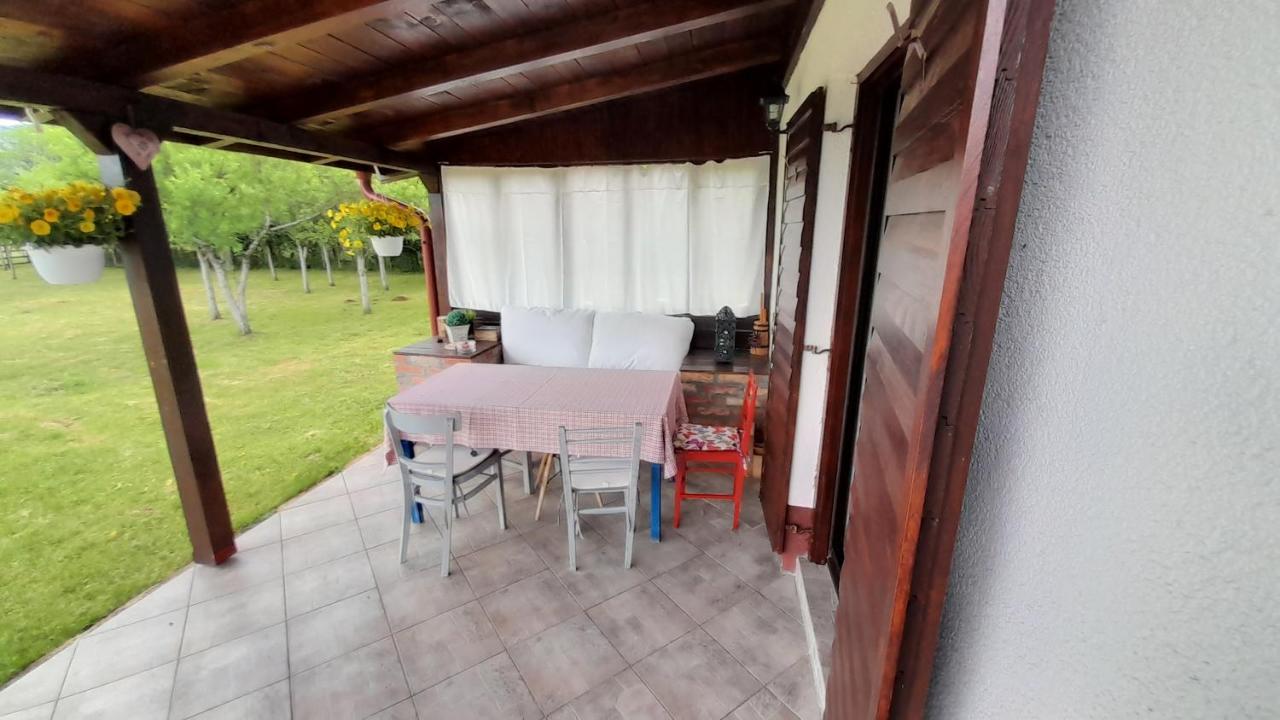La Prairie Villa Korenica Buitenkant foto