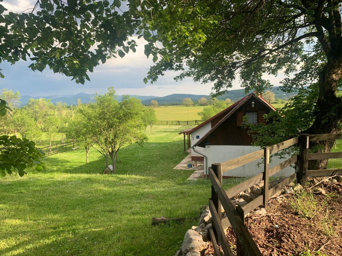 La Prairie Villa Korenica Buitenkant foto